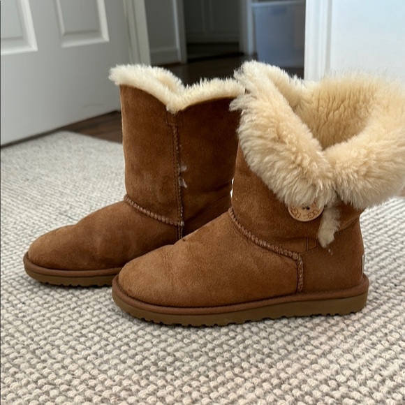 UGG Brown Sheepskin Boots - Picture 2 of 9